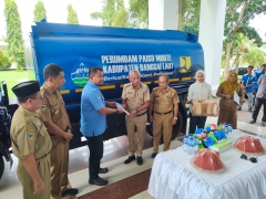 Bantuan Mobil Tanki Air Pemerintah Daerah Kabupaten Banggai Laut untuk Operasional PERUMDAM Paisu Moute Kab. Banggai Laut